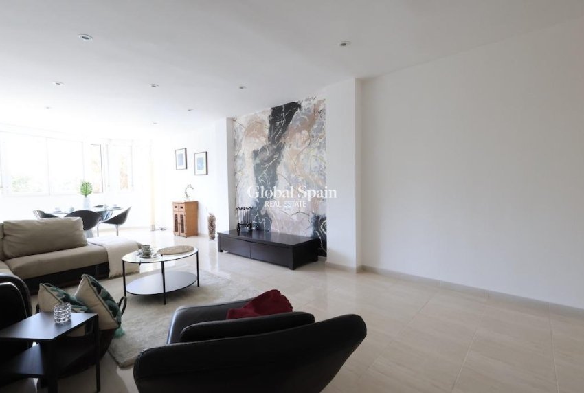 Wederverkoop - APPARTEMENT -
TORREVIEJA - Costa Blanca