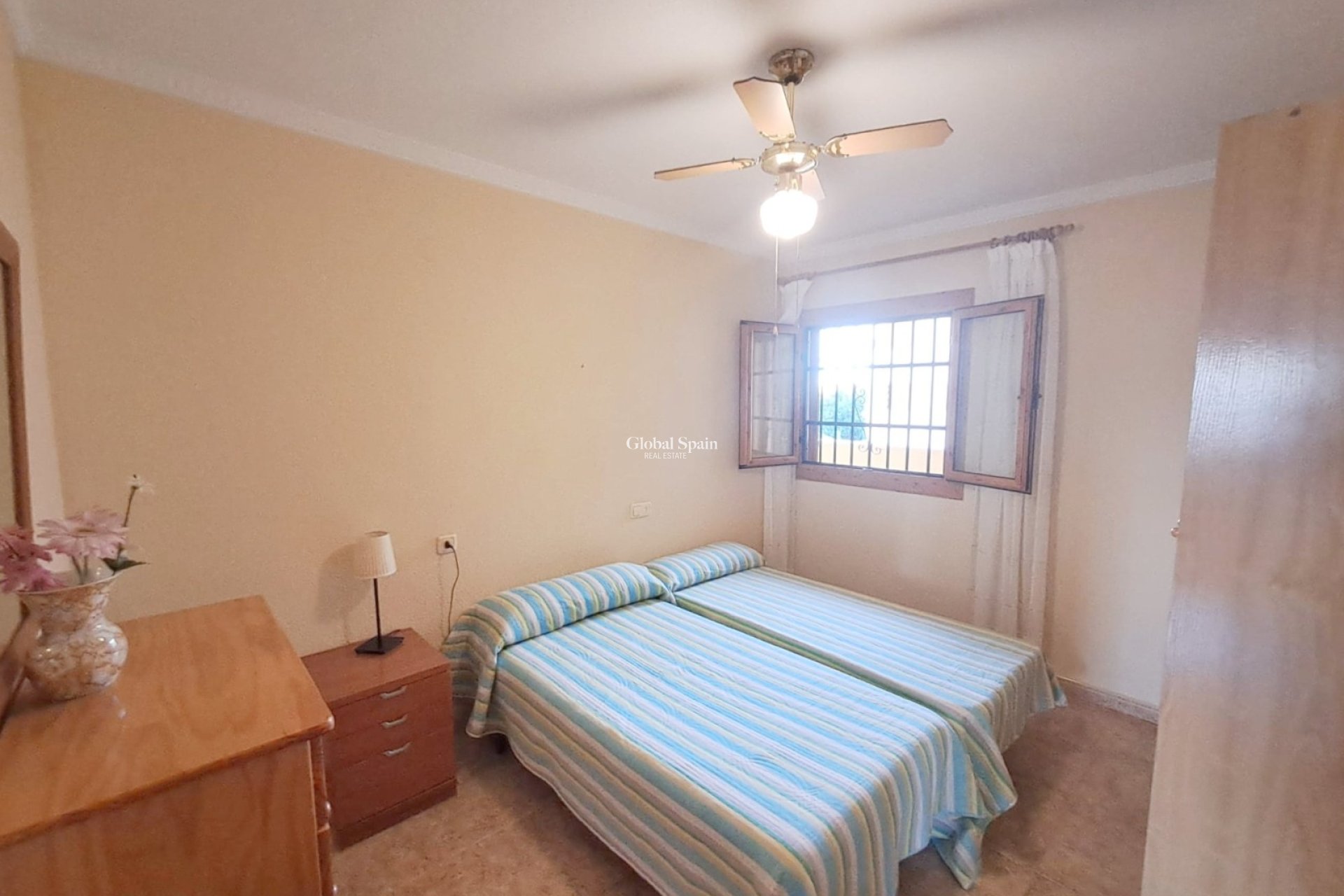 Wederverkoop - APPARTEMENT -
TORREVIEJA - Costa Blanca