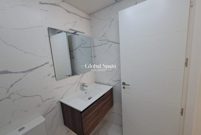 Wederverkoop - APPARTEMENT -
TORREVIEJA - Costa Blanca