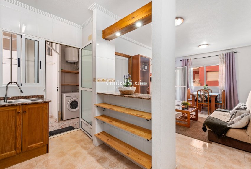 Wederverkoop - APPARTEMENT -
TORREVIEJA - Costa Blanca