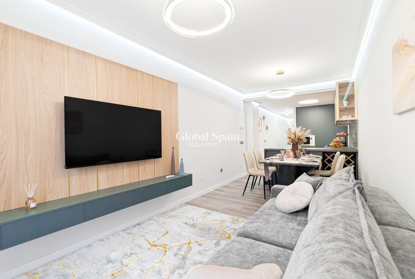 Wederverkoop - APPARTEMENT -
TORREVIEJA - Costa Blanca