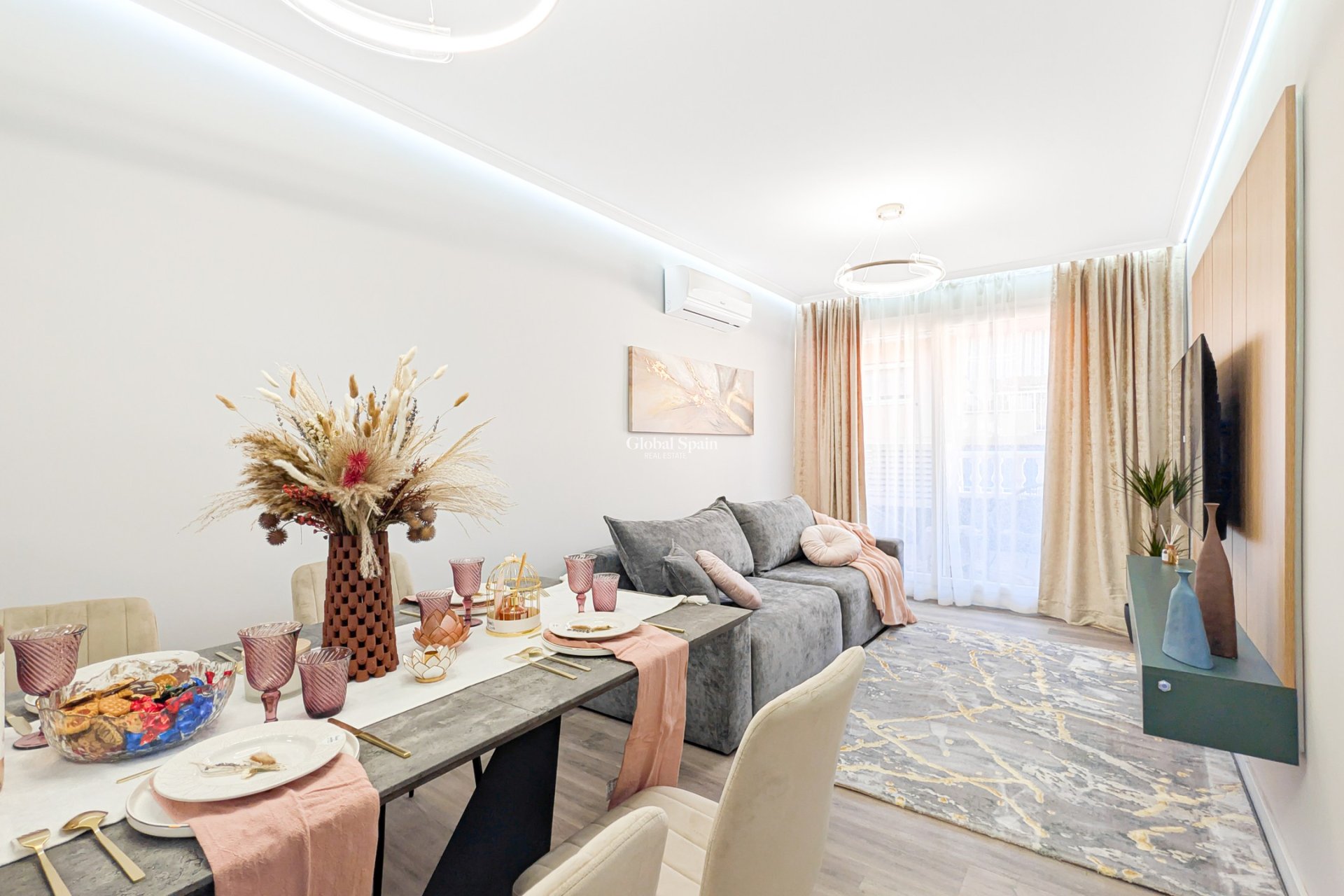 Wederverkoop - APPARTEMENT -
TORREVIEJA - Costa Blanca