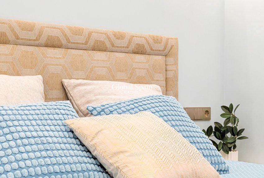 Wederverkoop - APPARTEMENT -
TORREVIEJA - Costa Blanca