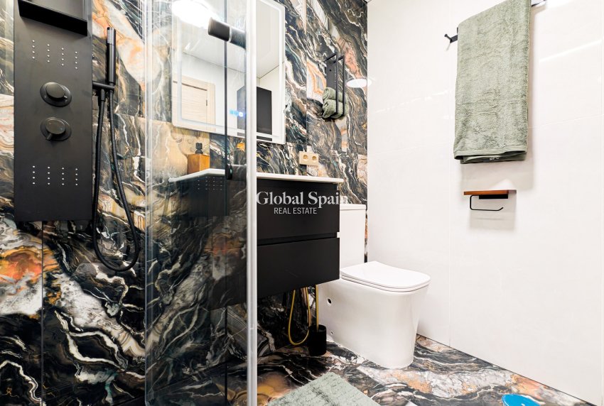 Wederverkoop - APPARTEMENT -
TORREVIEJA - Costa Blanca