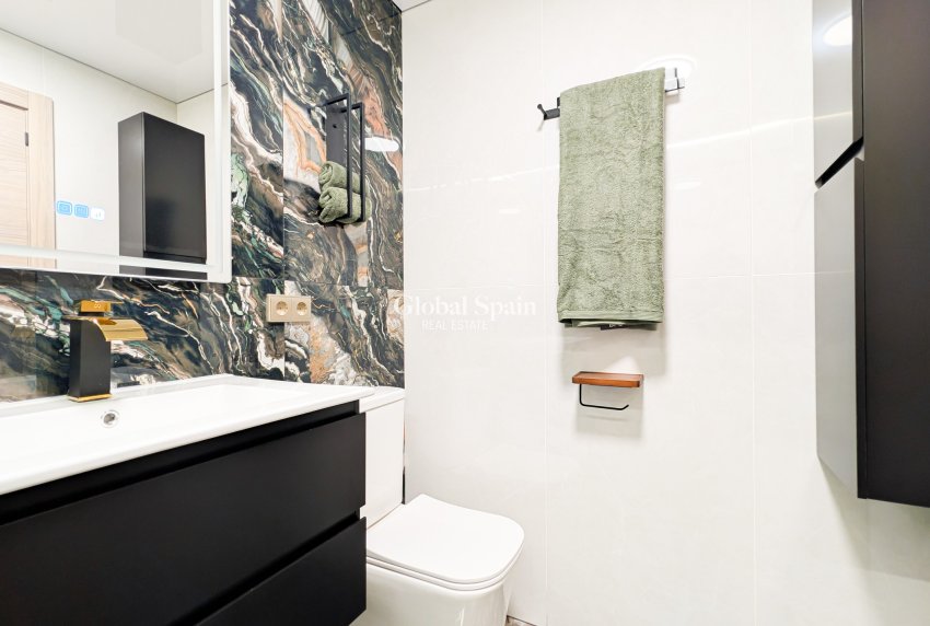 Wederverkoop - APPARTEMENT -
TORREVIEJA - Costa Blanca