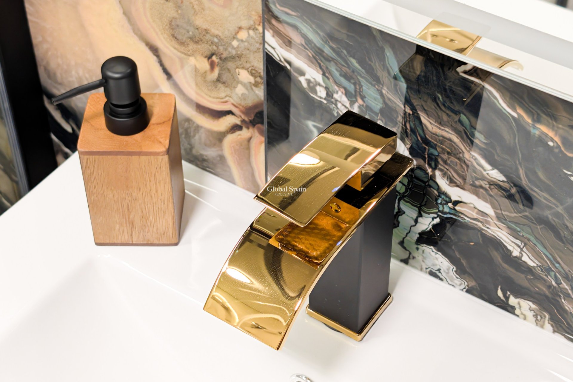 Wederverkoop - APPARTEMENT -
TORREVIEJA - Costa Blanca