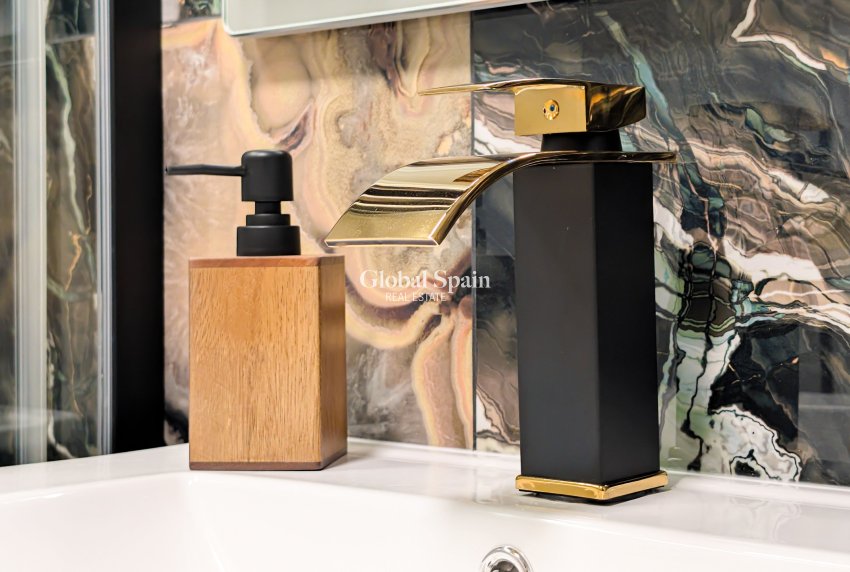 Wederverkoop - APPARTEMENT -
TORREVIEJA - Costa Blanca