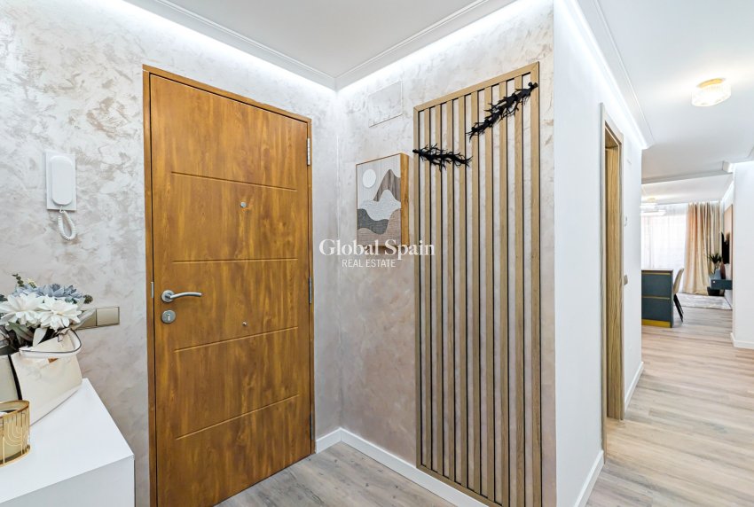 Wederverkoop - APPARTEMENT -
TORREVIEJA - Costa Blanca