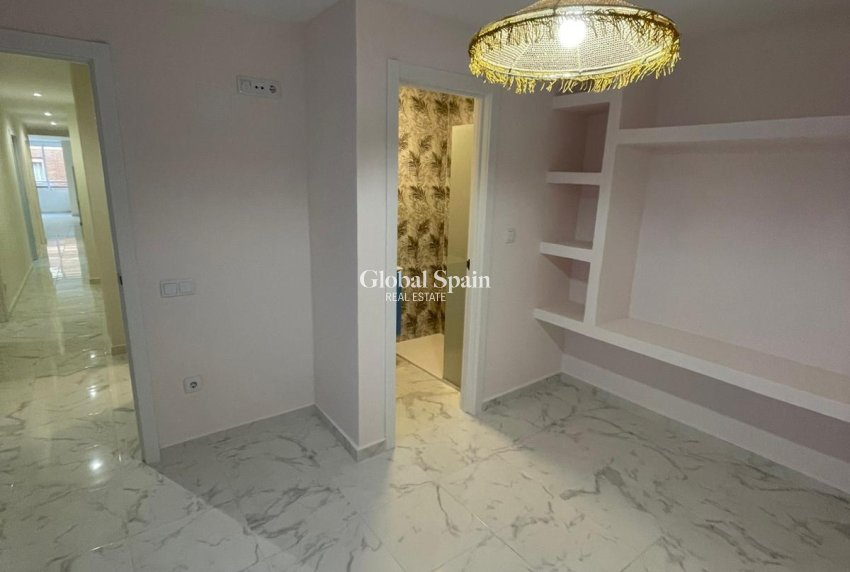 Wederverkoop - APPARTEMENT -
TORREVIEJA - Costa Blanca