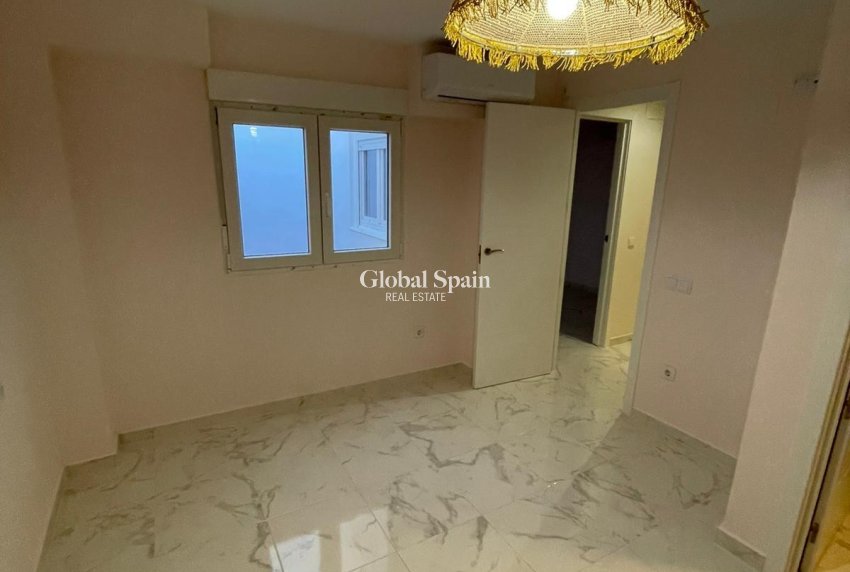 Wederverkoop - APPARTEMENT -
TORREVIEJA - Costa Blanca