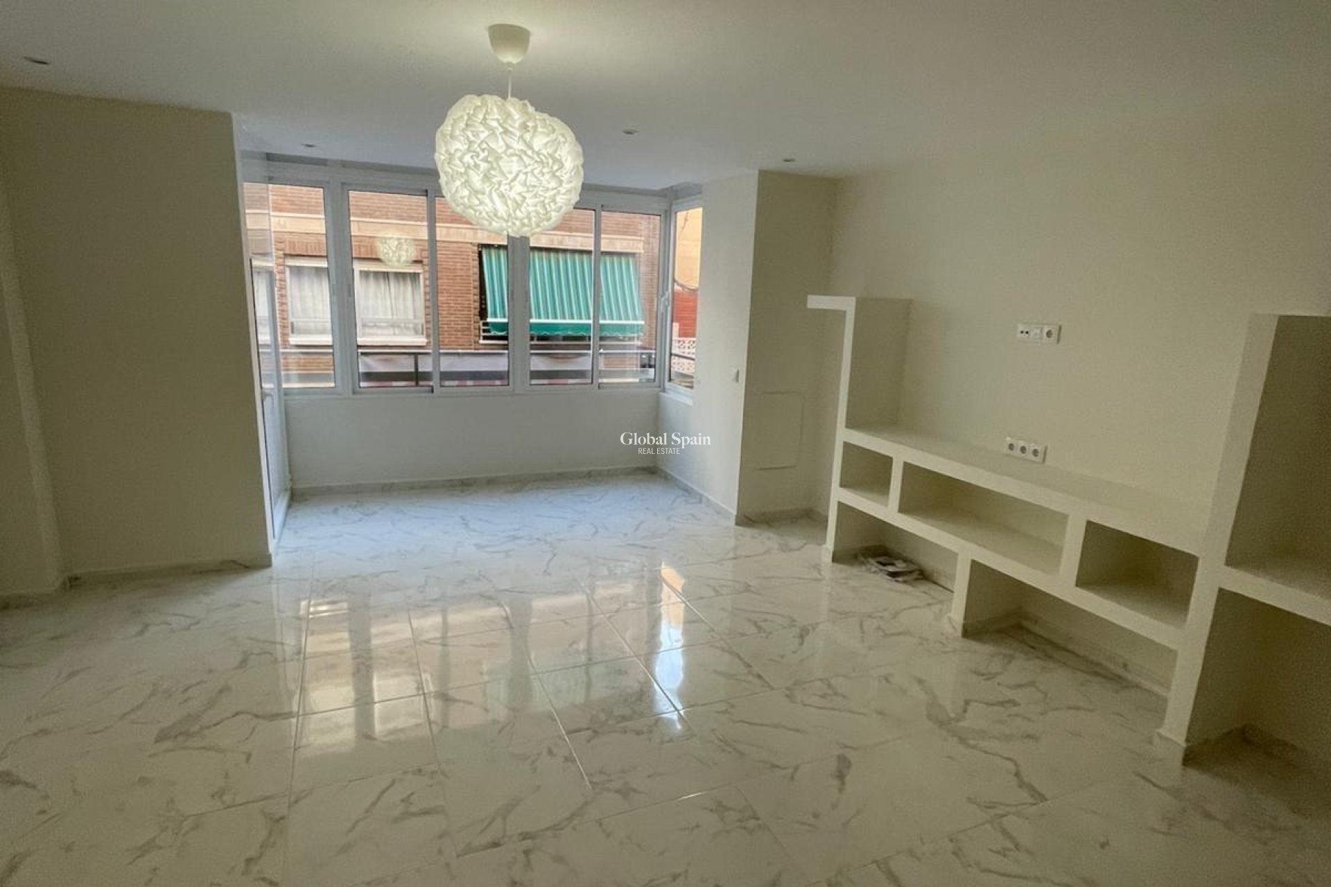 Wederverkoop - APPARTEMENT -
TORREVIEJA - Costa Blanca