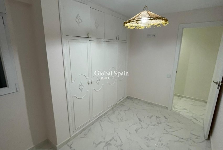 Wederverkoop - APPARTEMENT -
TORREVIEJA - Costa Blanca