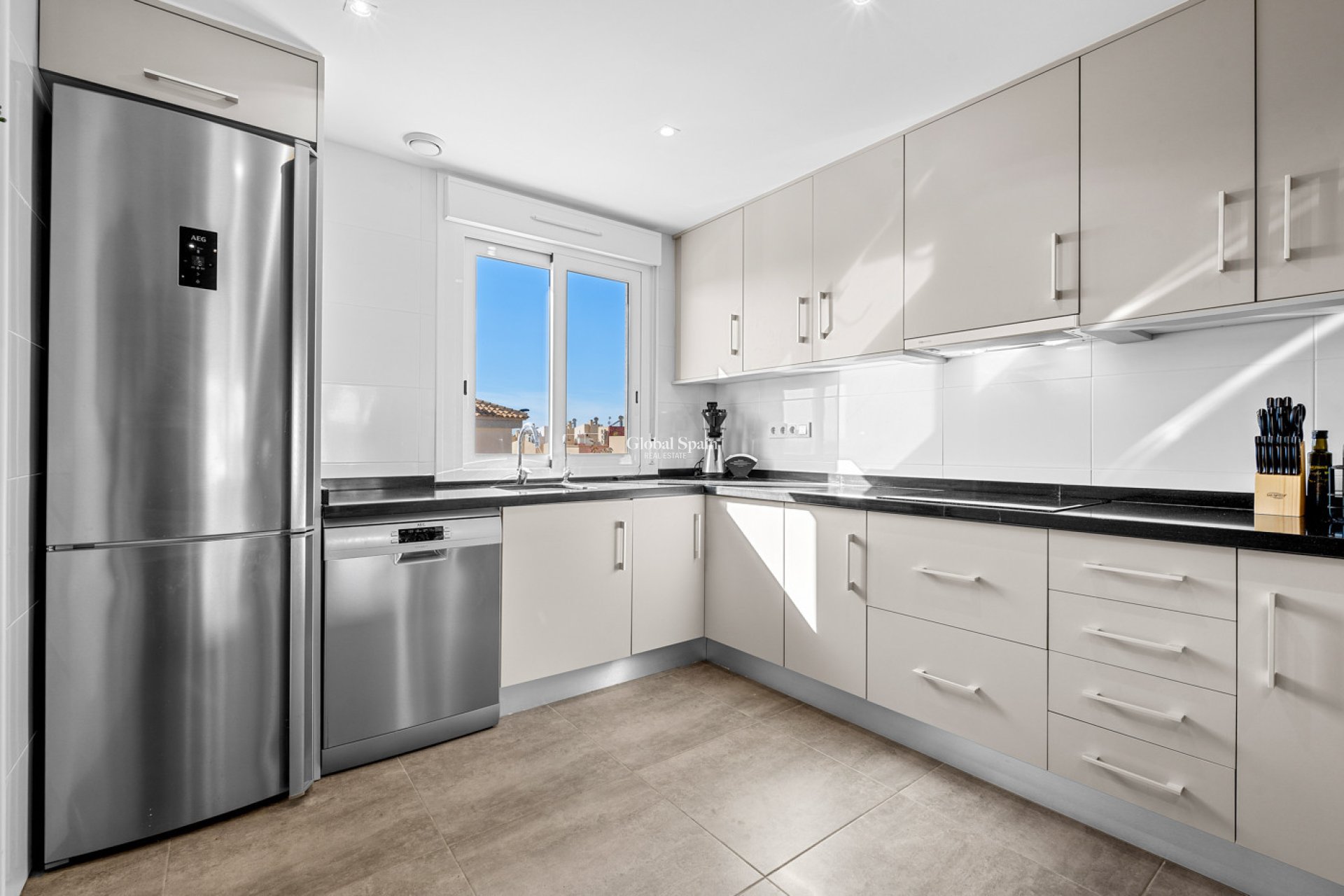 Wederverkoop - APPARTEMENT -
TORREVIEJA - Costa Blanca