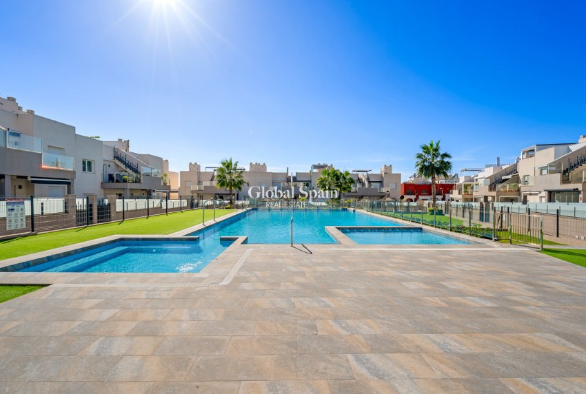 Wederverkoop - APPARTEMENT -
TORREVIEJA - Costa Blanca