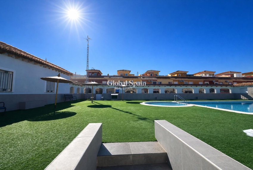 Wederverkoop - APPARTEMENT -
TORREVIEJA - Costa Blanca