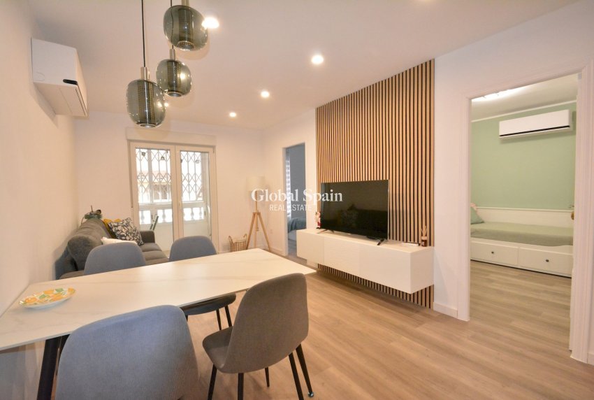 Wederverkoop - APPARTEMENT -
TORREVIEJA - Costa Blanca