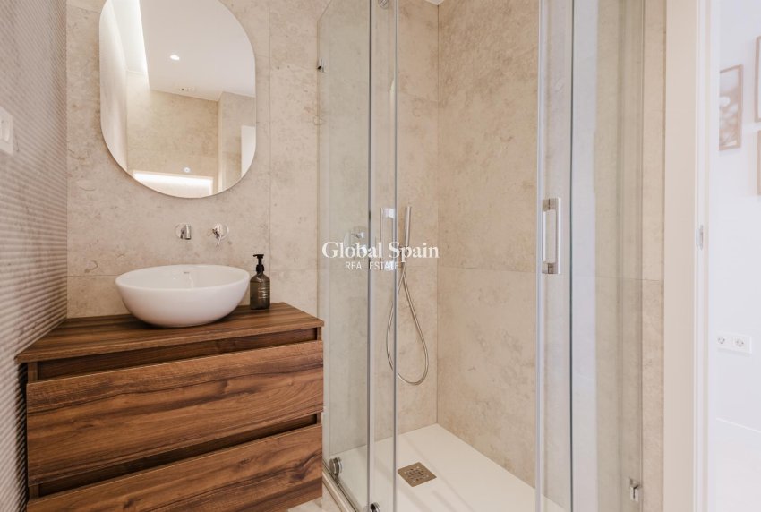 Wederverkoop - APPARTEMENT -
TORREVIEJA - Costa Blanca