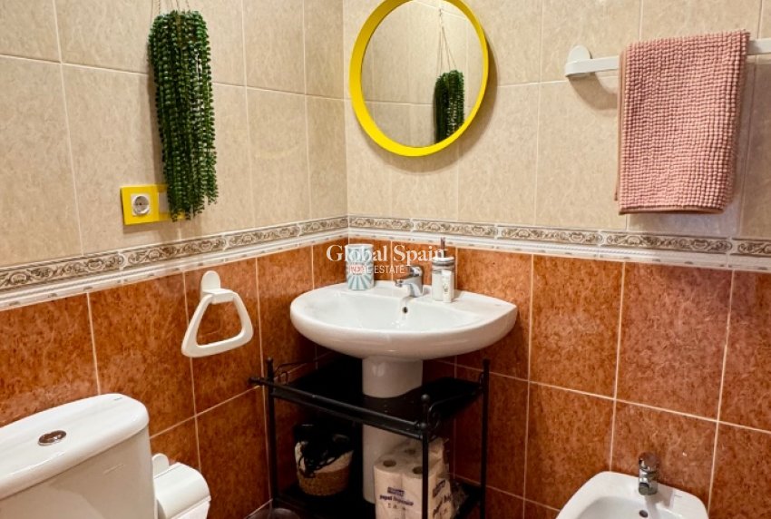 Wederverkoop - APPARTEMENT -
TORREVIEJA - Costa Blanca