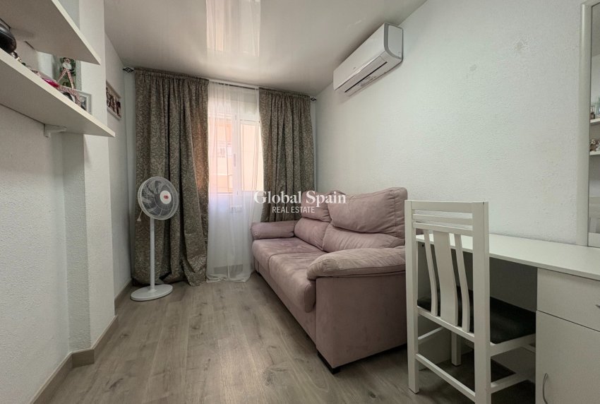 Wederverkoop - APPARTEMENT -
TORREVIEJA - Costa Blanca