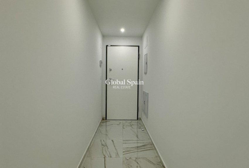 Wederverkoop - APPARTEMENT -
TORREVIEJA - Costa Blanca