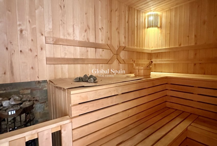 Wederverkoop - APPARTEMENT -
TORREVIEJA - Costa Blanca