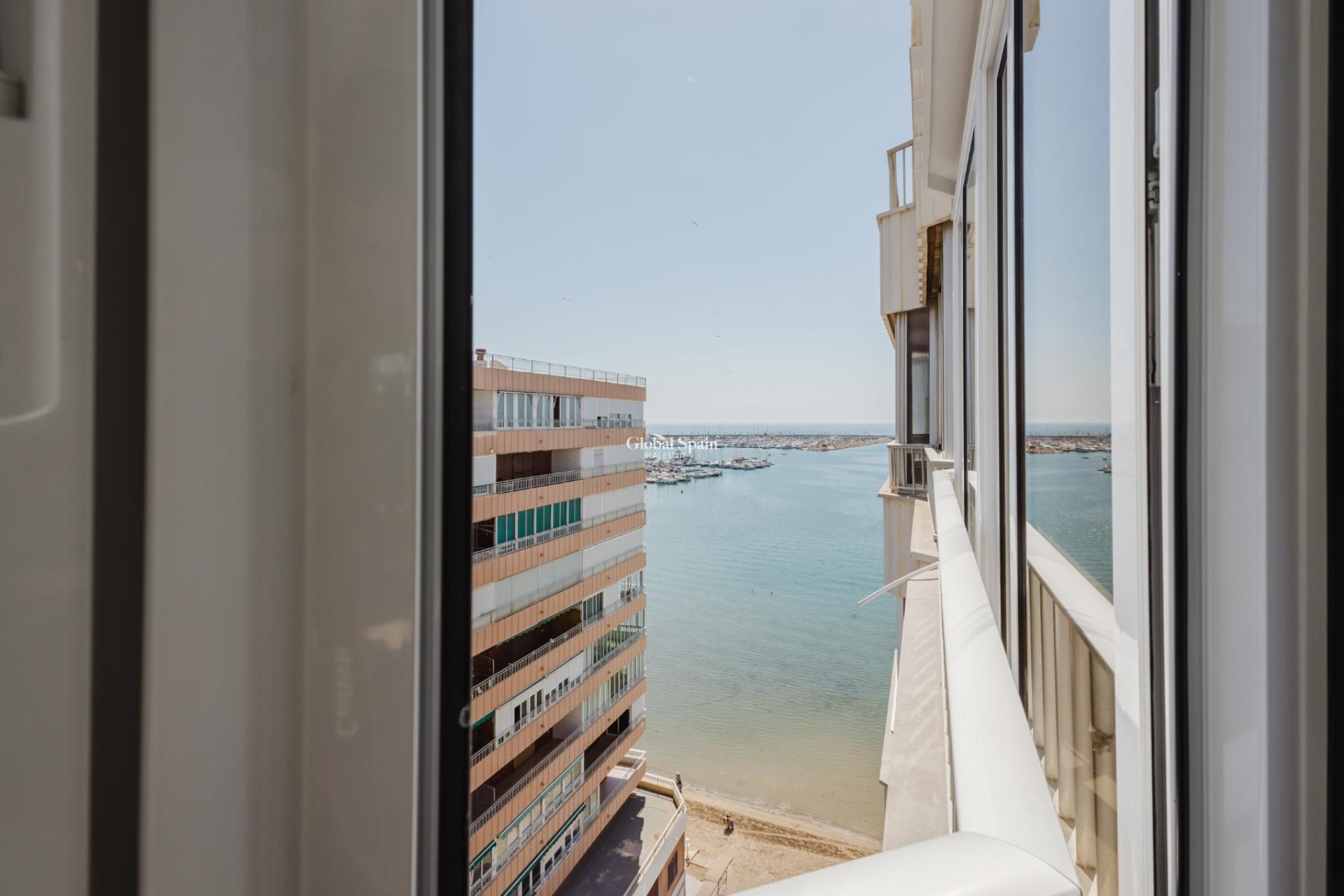 Wederverkoop - APPARTEMENT -
TORREVIEJA - Costa Blanca