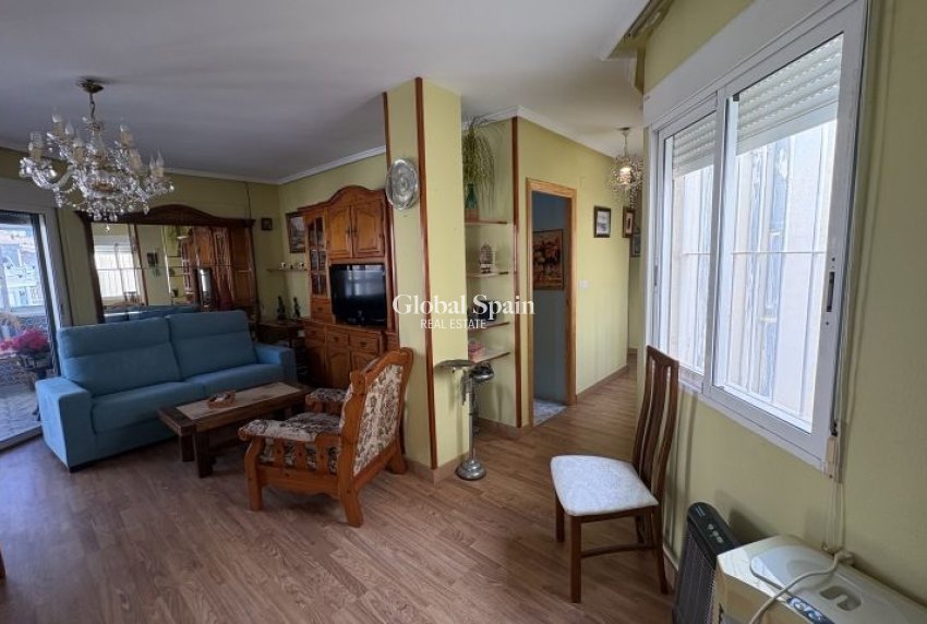 Wederverkoop - APPARTEMENT -
TORREVIEJA - Costa Blanca