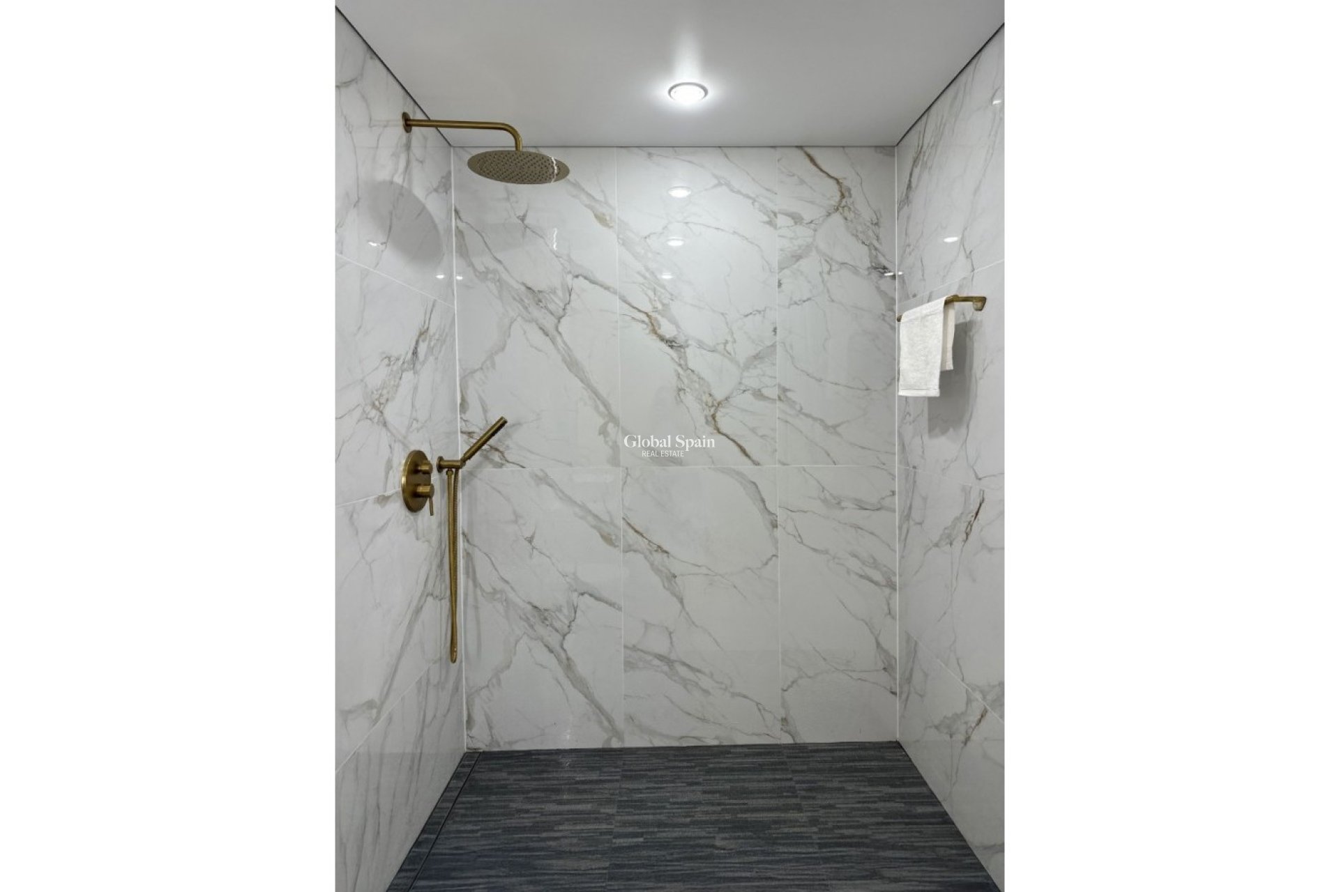 Wederverkoop - APPARTEMENT -
TORREVIEJA - Costa Blanca