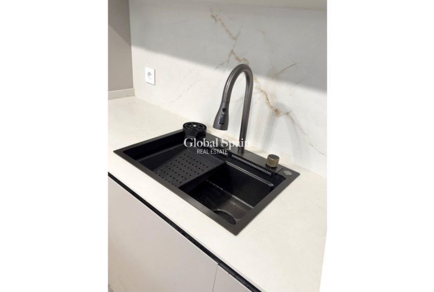 Wederverkoop - APPARTEMENT -
TORREVIEJA - Costa Blanca