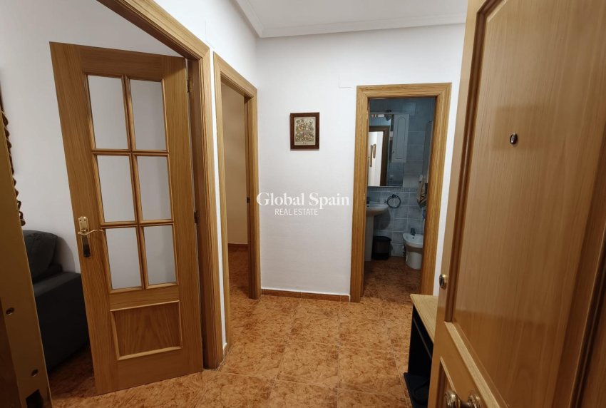 Wederverkoop - APPARTEMENT -
TORREVIEJA - Costa Blanca