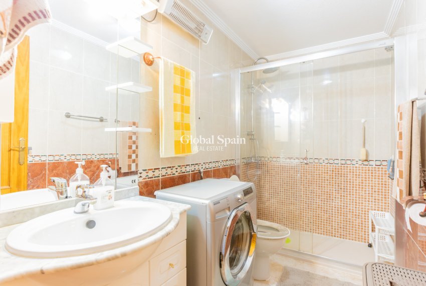 Wederverkoop - APPARTEMENT -
TORREVIEJA - Costa Blanca