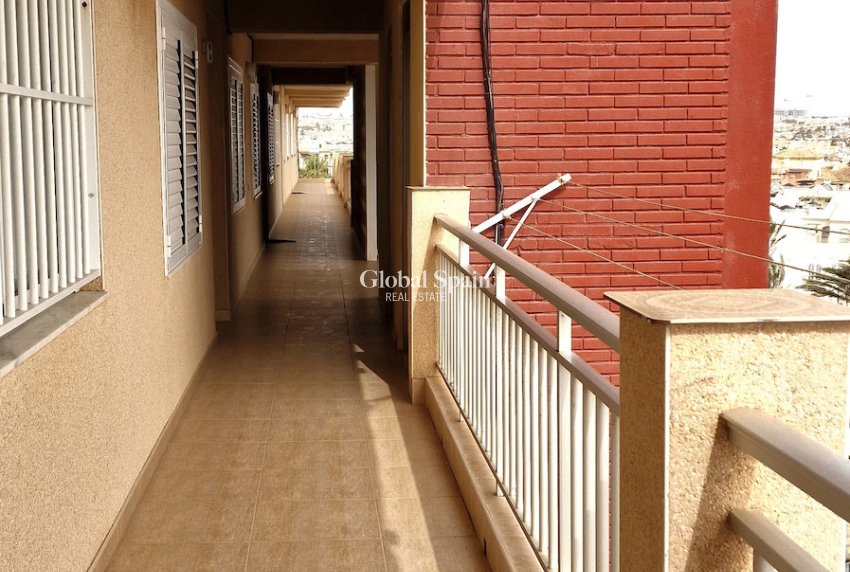 Wederverkoop - APPARTEMENT -
TORREVIEJA - Costa Blanca
