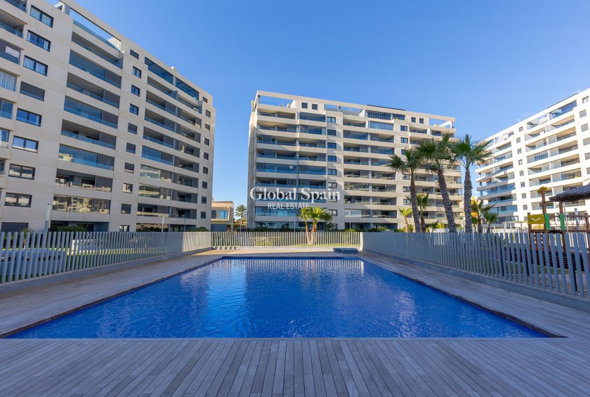 Wederverkoop - APPARTEMENT -
TORREVIEJA - Costa Blanca