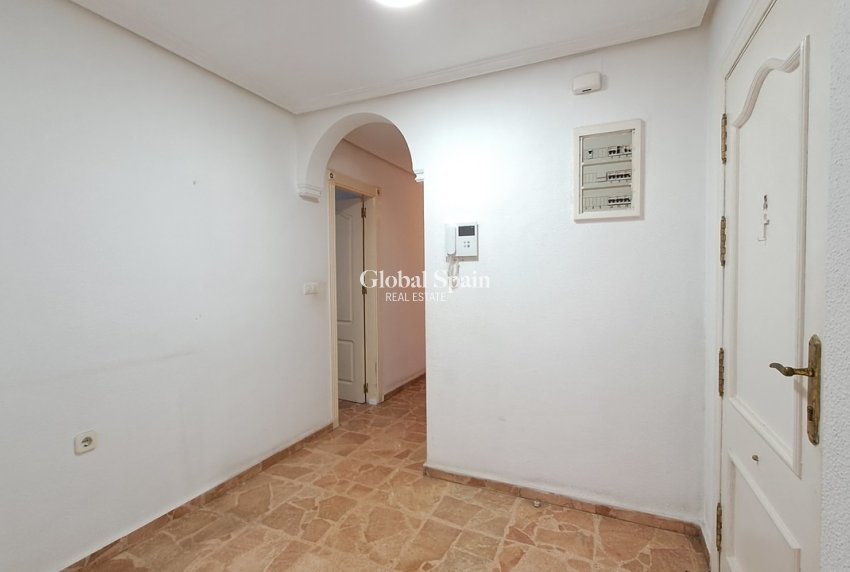 Wederverkoop - APPARTEMENT -
TORREVIEJA - Costa Blanca