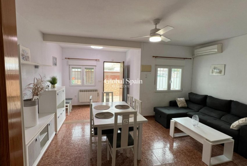 Wederverkoop - APPARTEMENT -
TORREVIEJA - Costa Blanca