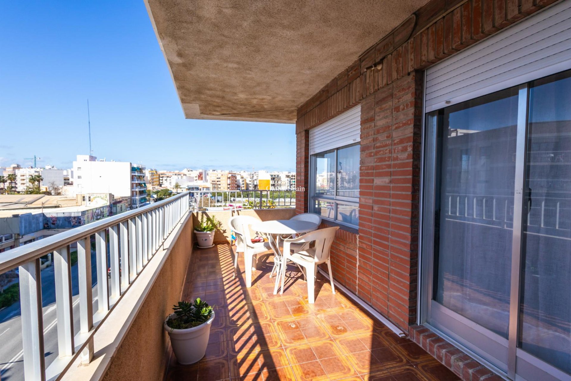 Wederverkoop - APPARTEMENT -
TORREVIEJA - Costa Blanca