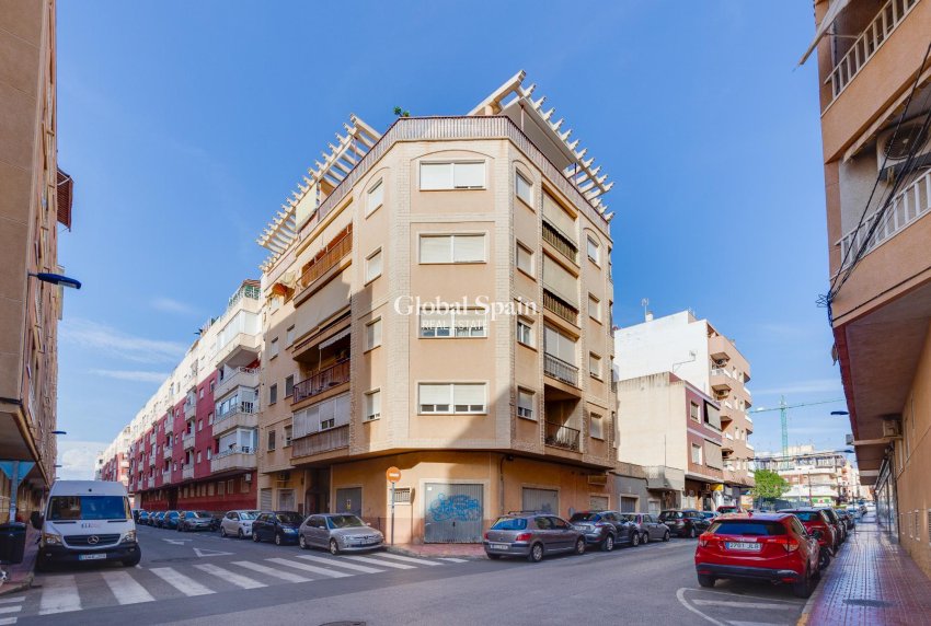 Wederverkoop - APPARTEMENT -
TORREVIEJA - Costa Blanca
