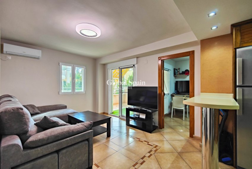 Wederverkoop - APPARTEMENT -
TORREVIEJA - Costa Blanca