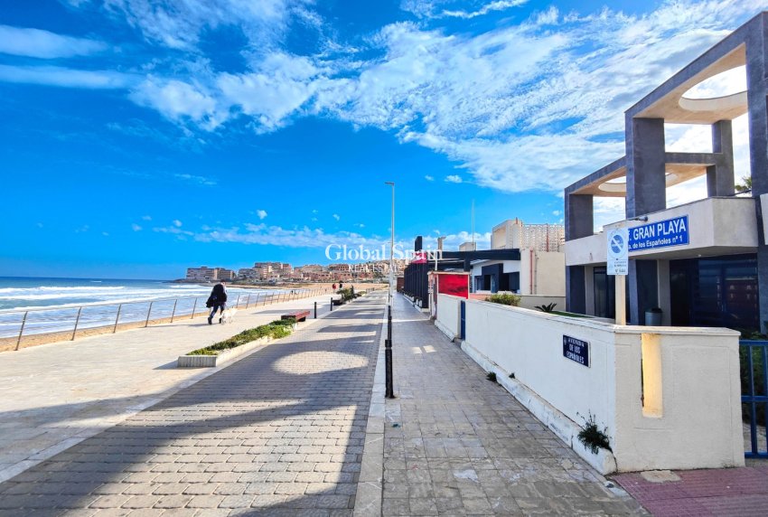 Wederverkoop - APPARTEMENT -
TORREVIEJA - Costa Blanca