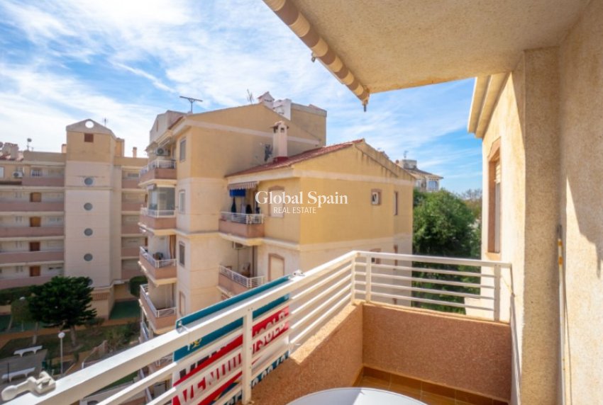 Wederverkoop - APPARTEMENT -
TORREVIEJA - Costa Blanca