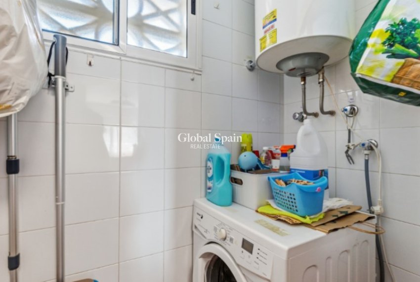 Wederverkoop - APPARTEMENT -
TORREVIEJA - Costa Blanca