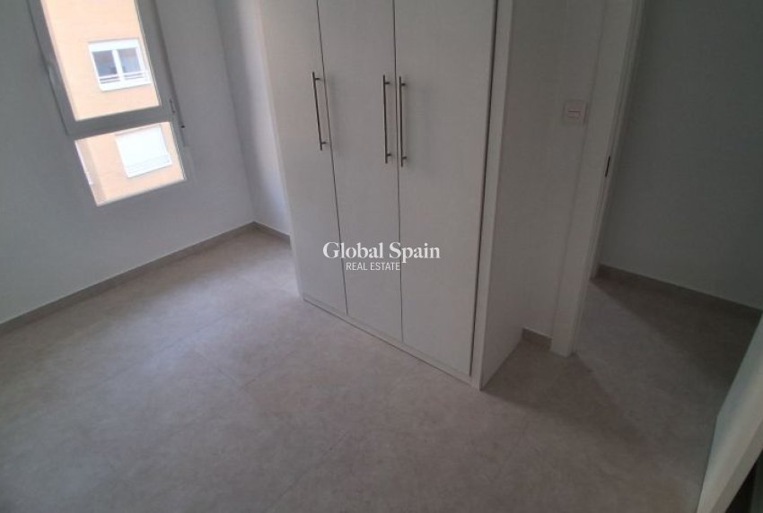 Wederverkoop - APPARTEMENT -
TORREVIEJA - Costa Blanca