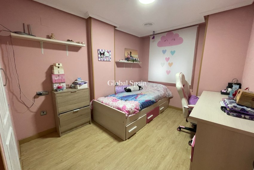 Wederverkoop - APPARTEMENT -
TORREVIEJA - Costa Blanca