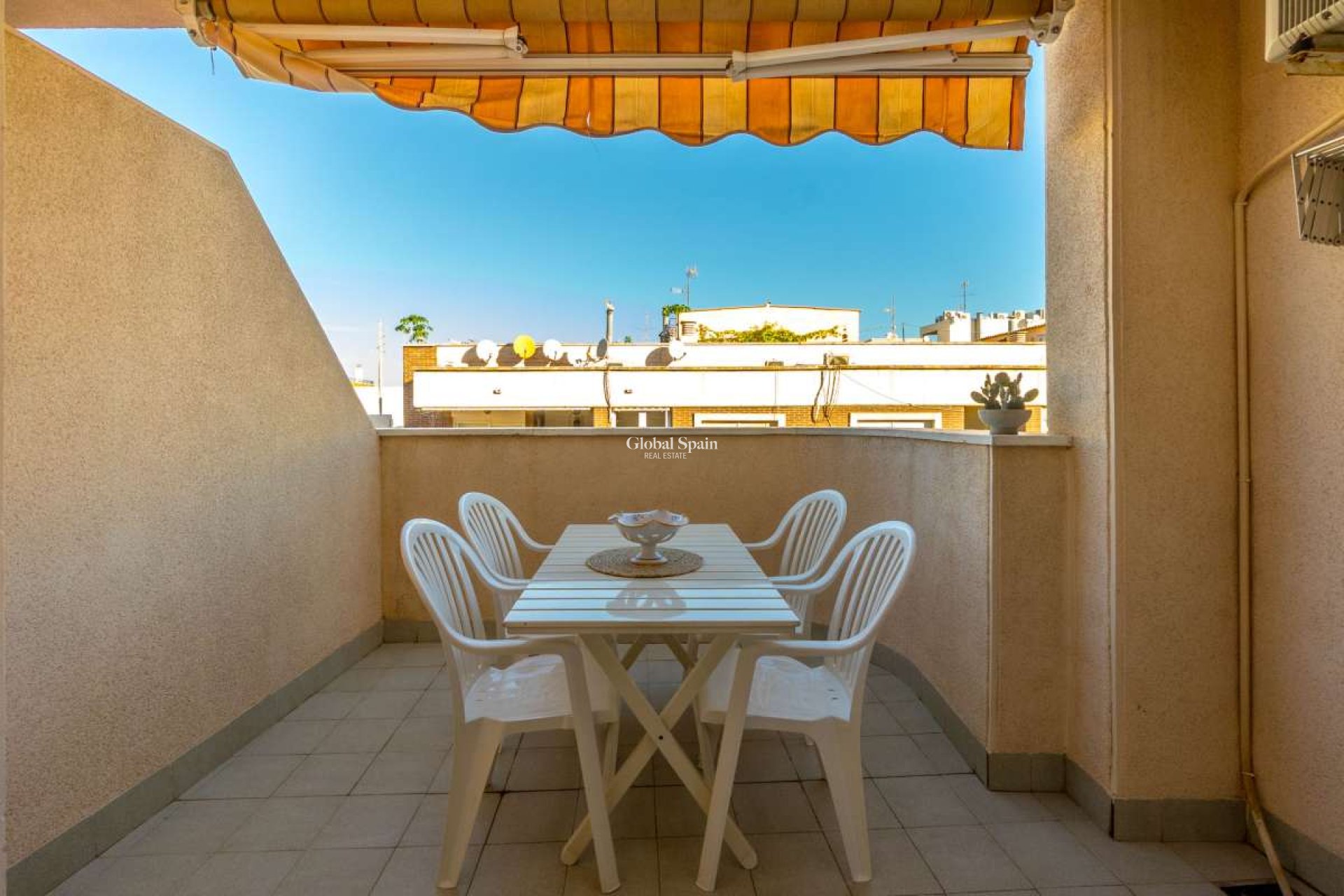 Wederverkoop - APPARTEMENT -
TORREVIEJA - Costa Blanca