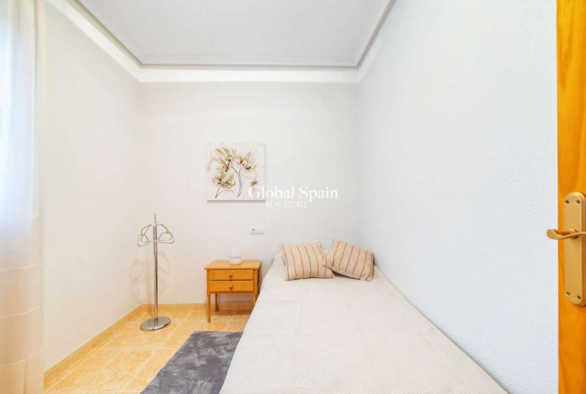 Wederverkoop - APPARTEMENT -
TORREVIEJA - Costa Blanca