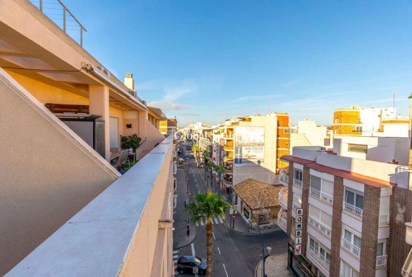 Wederverkoop - APPARTEMENT -
TORREVIEJA - Costa Blanca