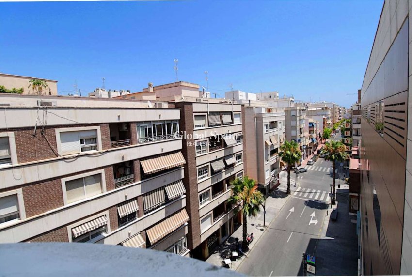 Wederverkoop - APPARTEMENT -
TORREVIEJA - Costa Blanca
