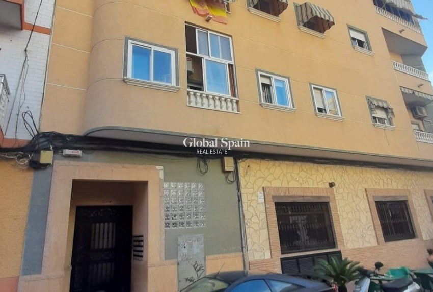 Wederverkoop - APPARTEMENT -
TORREVIEJA - Costa Blanca