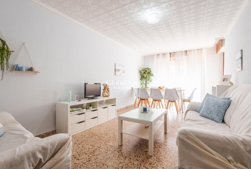 Wederverkoop - APPARTEMENT -
TORREVIEJA - Costa Blanca
