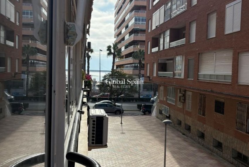 Wederverkoop - APPARTEMENT -
TORREVIEJA - Costa Blanca